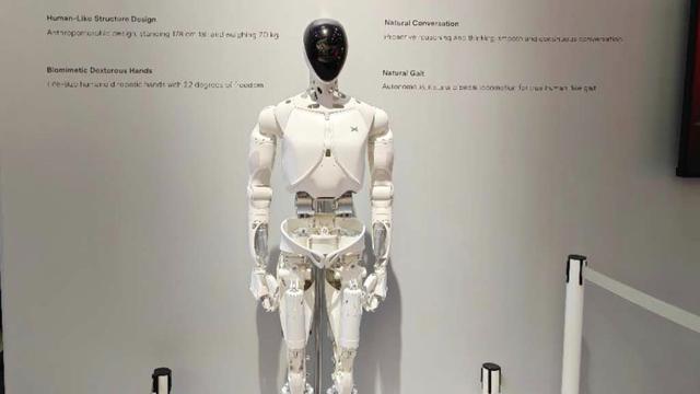 太像真人反被疑？小鹏机器人引爆信任危机！