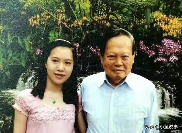 杨振宁103岁生日现场照曝光！喊翁帆达令，两人共同题字好恩爱
