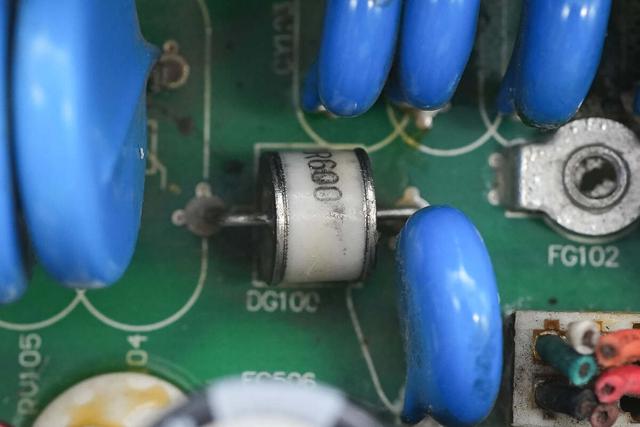 重达18斤的大块头，内部全是灰，麦格米特15kW充电模块拆解