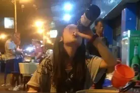 女护士与3名男牌友打麻将，深夜未归，丈夫大怒：怎么和男的打？图片