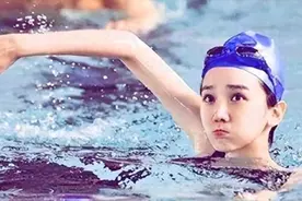 她因身材太好，无奈退出国家游泳队，却被三流导演看中后一炮而红图片