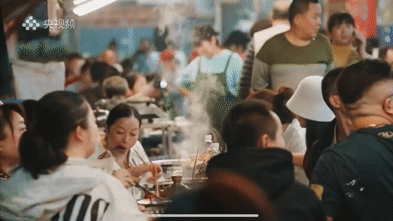 红了！1.5h直达甜味小镇，摘柿漫游徒步峡谷！美食断层第一，更是麻辣烫发源地！