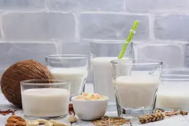 原来喝这些饮料会导致口臭啊图片