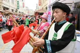 百色各地举办多彩活动庆祝“广西三月三”图片