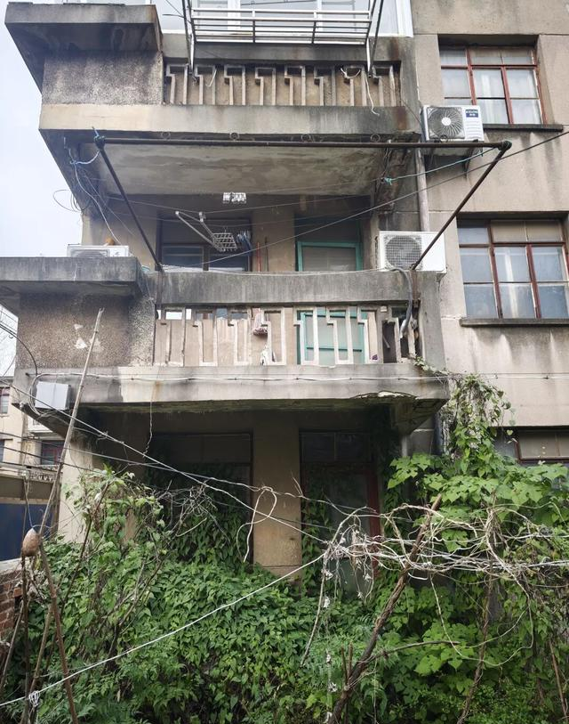 南京南郊山区被时间封印30余年的“矿山小镇”