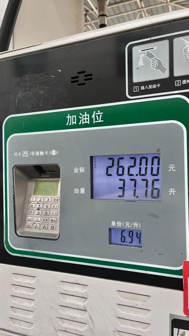 10月	，「需要另一个同类」