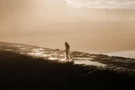 老公和婆婆一起打我，我却放下一切恩怨照顾患病婆婆，值得称赞吗图片