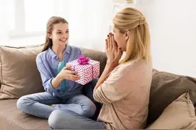 收到女儿礼物表示感谢的话，都帮你总结好了，快来看看图片