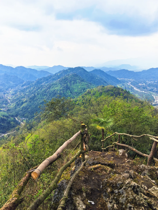 成都春假徒步好去处！超小众亲子游野趣路线，10元斋饭美味又健康