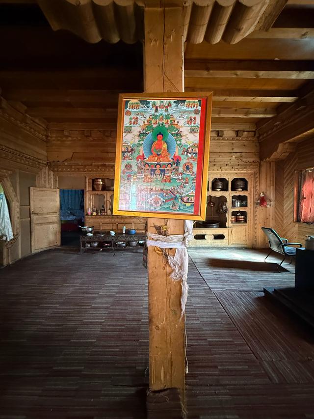 萨玛王朝后裔康巴人的赛马节