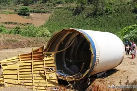 查清了，陕西村庄坠落的不明物体残骸，竟是我国火箭残骸！图片