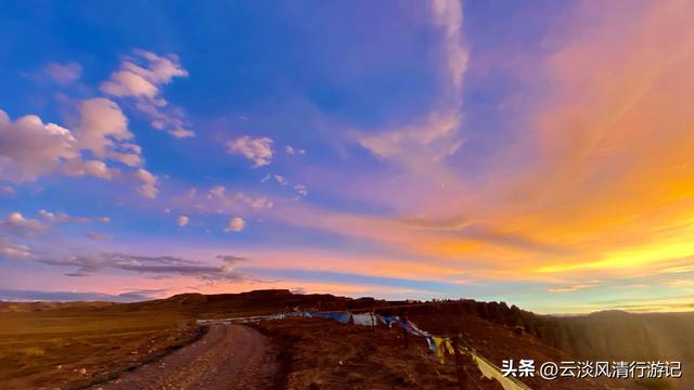 玛琅峡谷，札达土林最佳观赏点之一，有绝佳的日出日落和星空银河