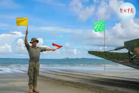 昼夜鏖战，装甲出击！图片