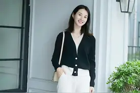 白色裤子与这4种颜色上衣的绝美搭配，温柔不失高级感！图片