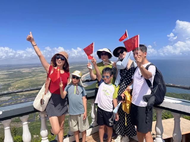 海南航天乐园铜鼓乐园与石头公园国庆迎来客流高峰