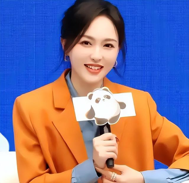 婚变传闻真相大白后，42岁唐嫣高调官宣喜讯，撕下了罗晋的"体面"