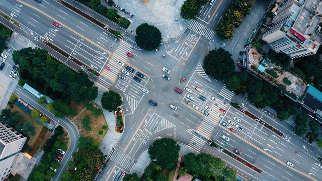 刚从宁波回来，毫不客气的说，宁波就是全国海滨港郊区城建天花板