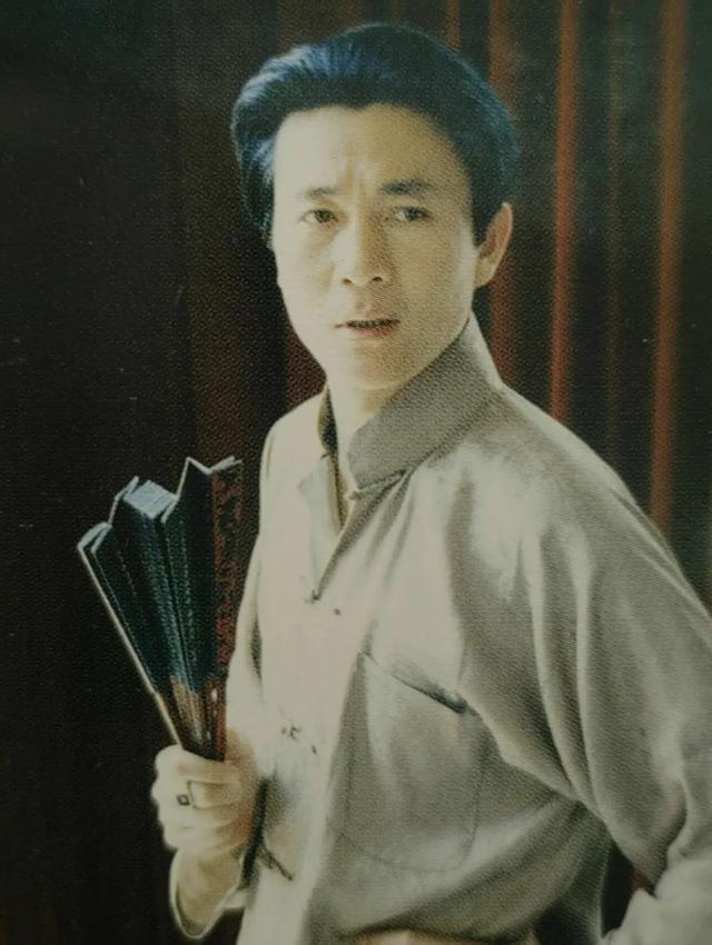 原来他早已去世，15岁演戏44岁走红，47岁患癌离世，哥哥是熟面孔