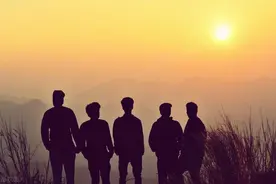 兄弟聚会文案｜愿岁月不催兄弟老，把酒言欢永逍遥图片