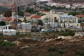 约旦河西岸面积广大，但巴勒斯坦控制的区域被割裂成城邦，占比小图片