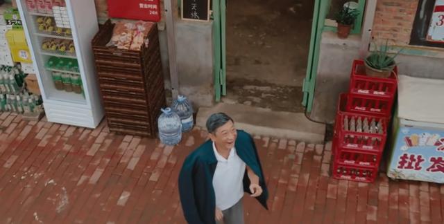 震撼！空军宣传片信息量巨大，超大黑影掠过，轰20或许真要来了