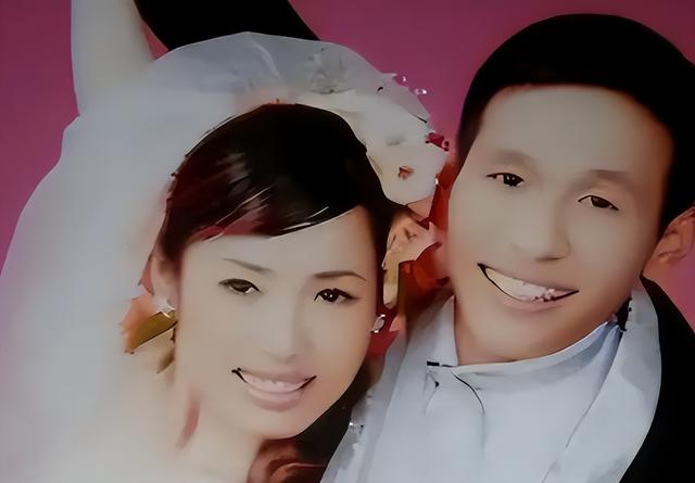 成名后抛弃原配，转身娶女粉丝的宋小宝，再藏不住早就变了的面相