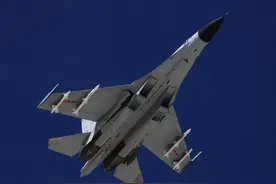 加拿大直升机在南海搜寻中国潜艇？歼-11战机紧急出动，强势驱离图片