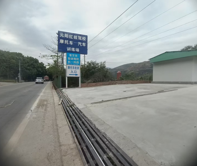 来元阳过泼水节，快收好这份『停车』指南！