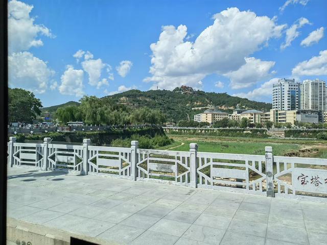 从延安老城到王家坪旧址