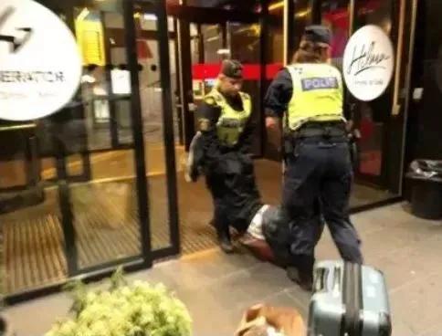 继德国之后,英国也开始贴出“中文标语”?中国游客:不能够接受