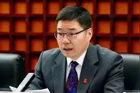 篮协主席郭振明揭露国内篮球现状，自娱自乐，固步自封，世界脱轨图片