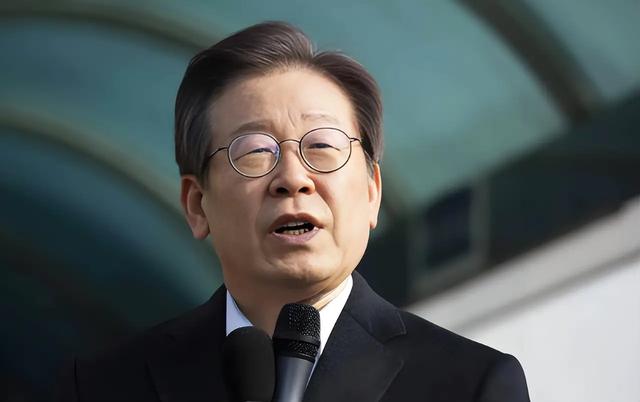 日本访华被拒	，李在明当着全世界的面喊出一句话，让高市早苗破防