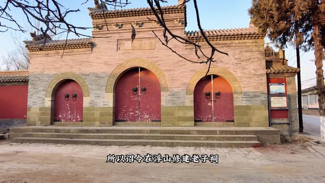 一座唐代无木无瓦纯石砌的建筑，内有临摹吴道子的壁画