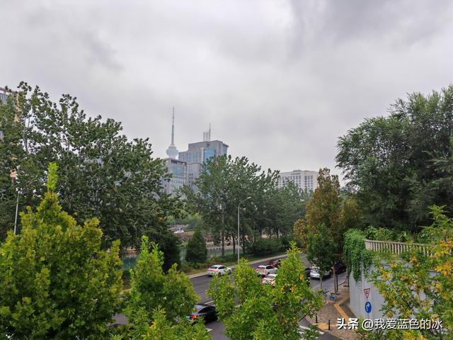 因为住得近，正好逛逛北京的玲珑塔公园