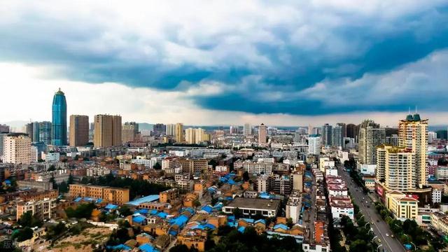 云南省的下一个“昆明”，不是红河不是玉溪，而是这座低调的城市