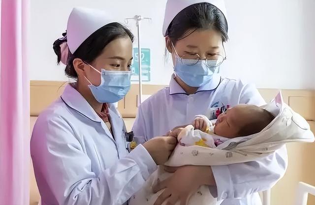 “生不起”或成历史，2026生娃基本不花钱，每月还能领补贴