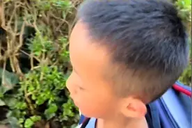 男孩被同学嘲笑后霸气应对图片