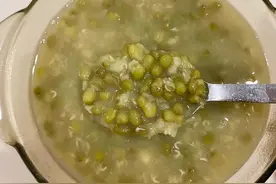 天气越来越热了，绿豆这样做，清凉解暑，大人孩子都爱吃图片