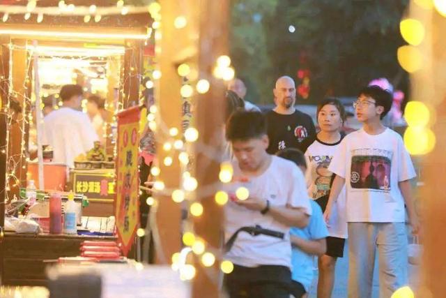 光明日报聚焦陈家沟的“夜韵活力”→