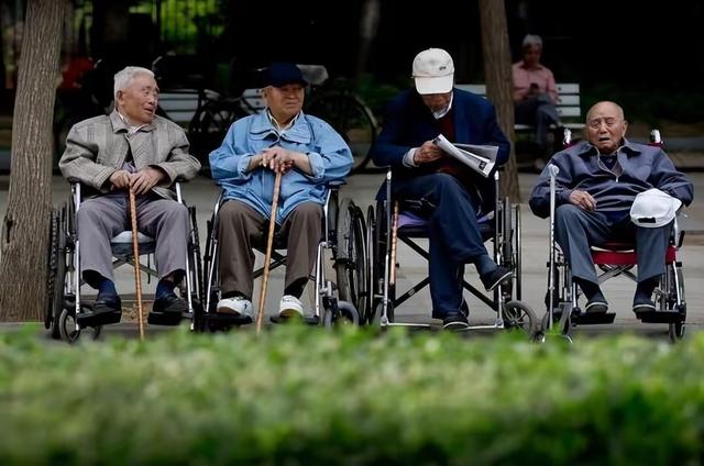 中国将迎来前所未有的死亡高峰，专家给出答案：是这些因素导致的