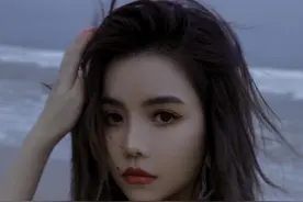 安崎比基尼照曝光，性感撩人图片