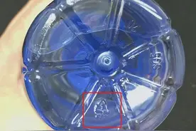 瓶装水底部的数字有什么秘密？很多人用错了...图片