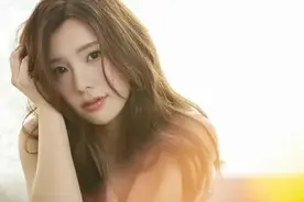 当女人对你有这3个表现，你可以主动拥抱她，也不会被拒绝图片