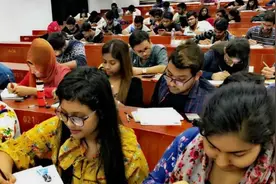 南医大处罚教师后续：举报者身份被扒，上课画面曝光，评论区炸庙图片