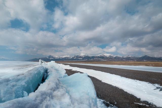 颜值不输贝加尔湖，中国也有自己的冰湖！今年冬天国内看冰第一名