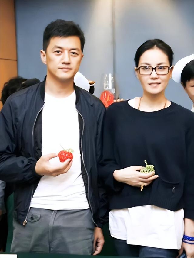 李亚鹏官宣离婚不到24小时，令人恶心的一幕发生了，汪峰也遭殃