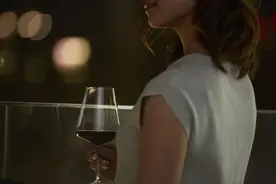 揭秘已婚女人的暗号：四大迹象表明她深爱你图片