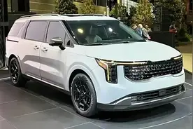 新款起亚嘉华实车曝光，埃尔法的实力，奥德赛的价格！图片