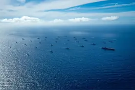 我815A电子侦察舰围观“环太24”演习，不请硬去，美军极为忌惮图片