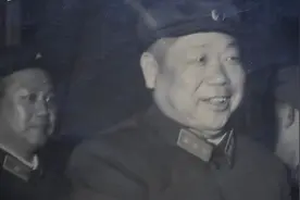 陈锡联开会时遇到陈毅，直接带着情绪说：老总，您是对我有意见啊图片